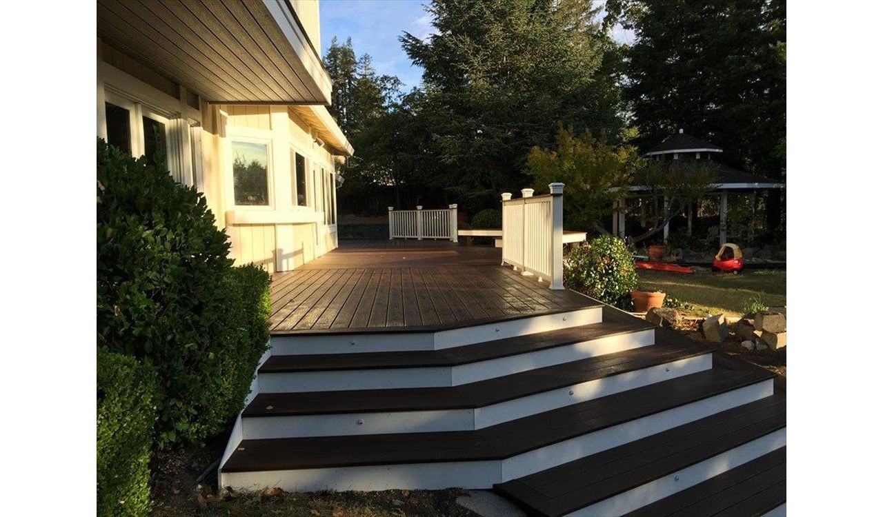 Trex Transcend Lava Rock Deck with Trex Transcend Railings.