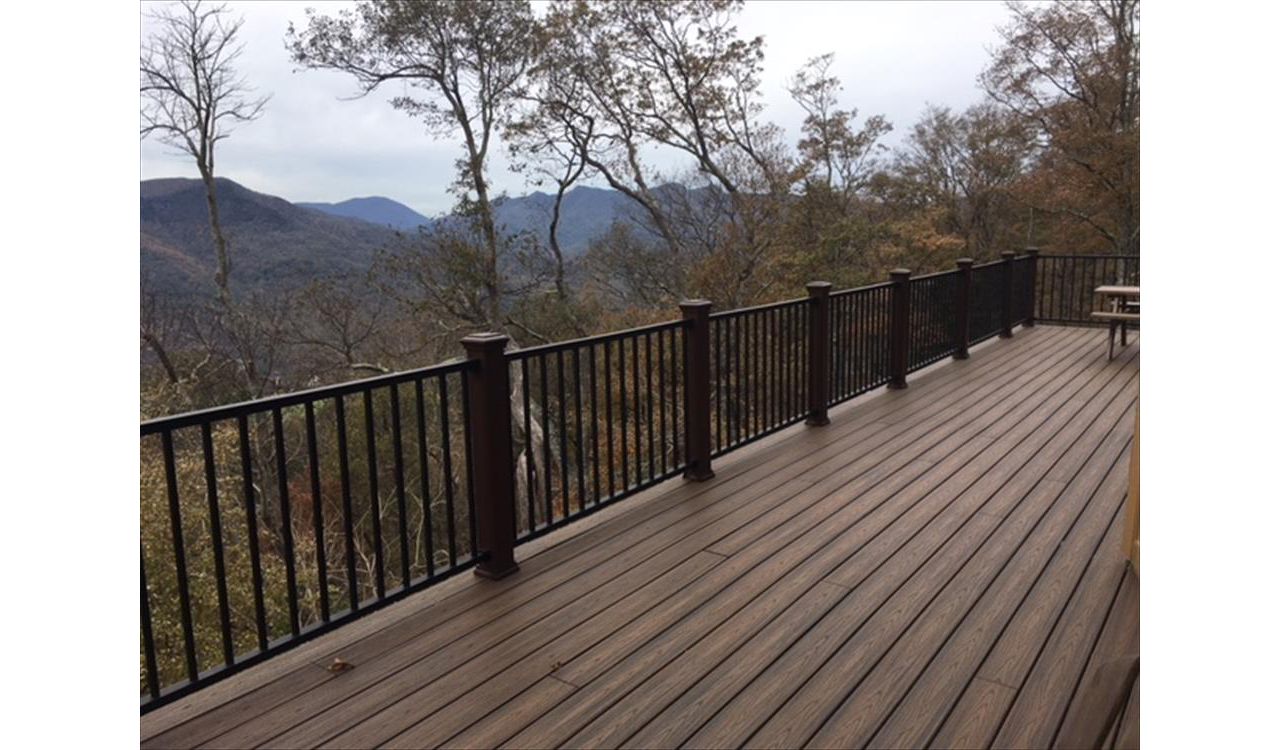 Trex Signature Charcoal Black Railing with a view!