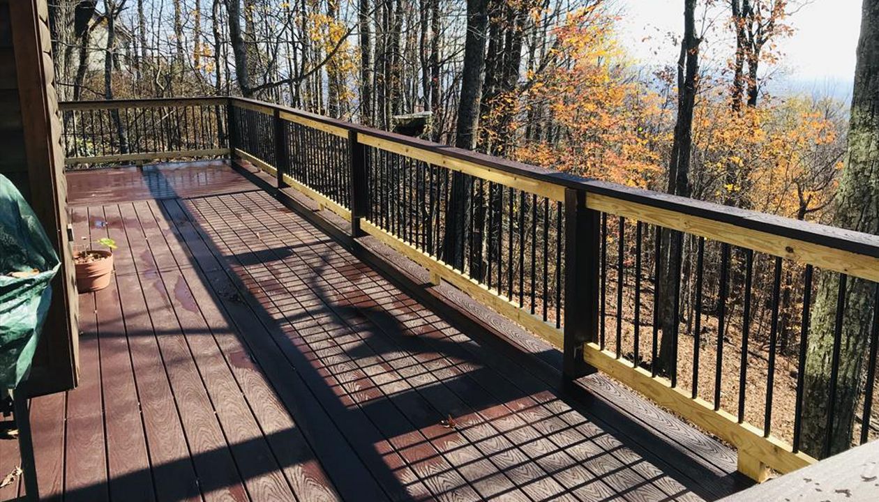 Great new Trex Select Madeira deck in Wilkesboro, NC
