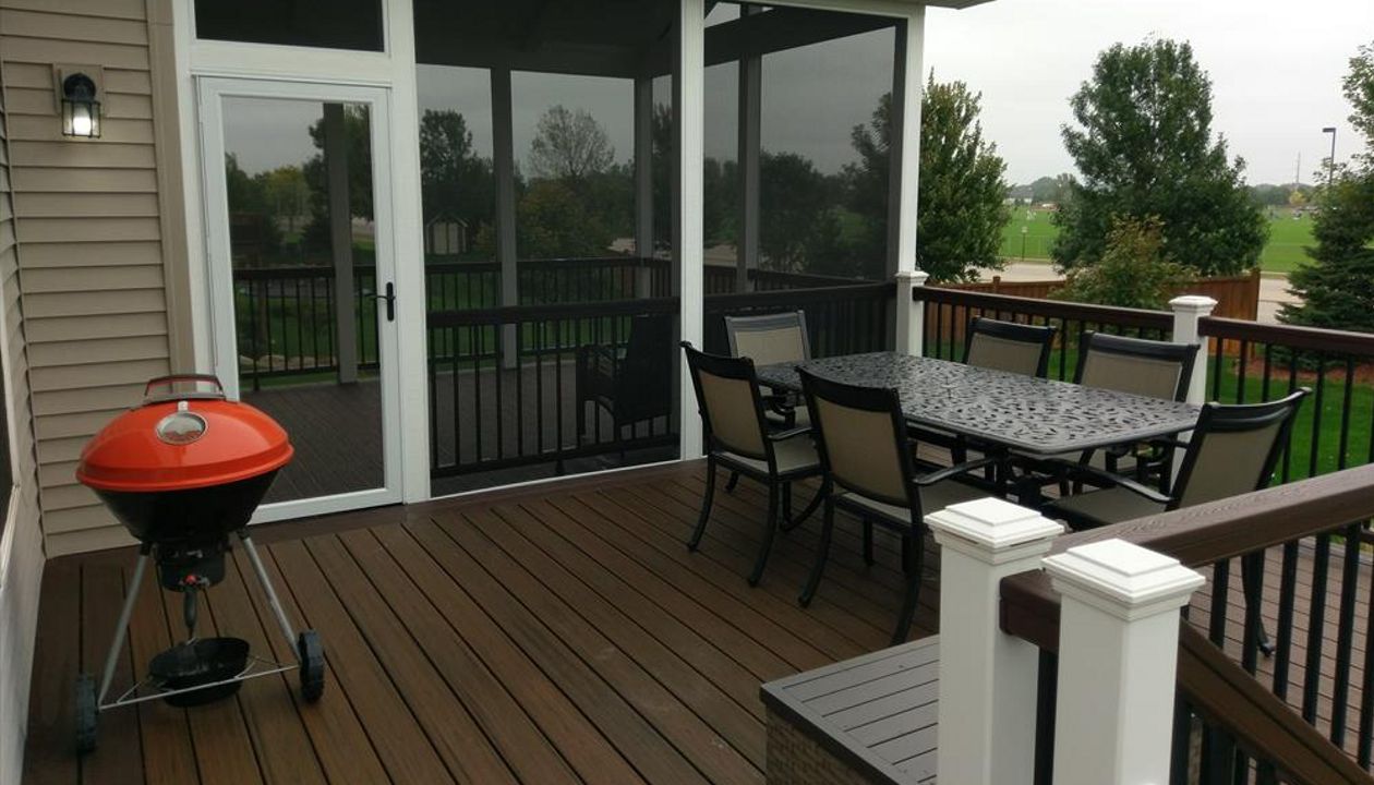 Trex Tropical Transcend Deck & Screen Porch and Transcend Railing with Drink Rail and Trex Deck Lighting in Brooklyn Park, MN