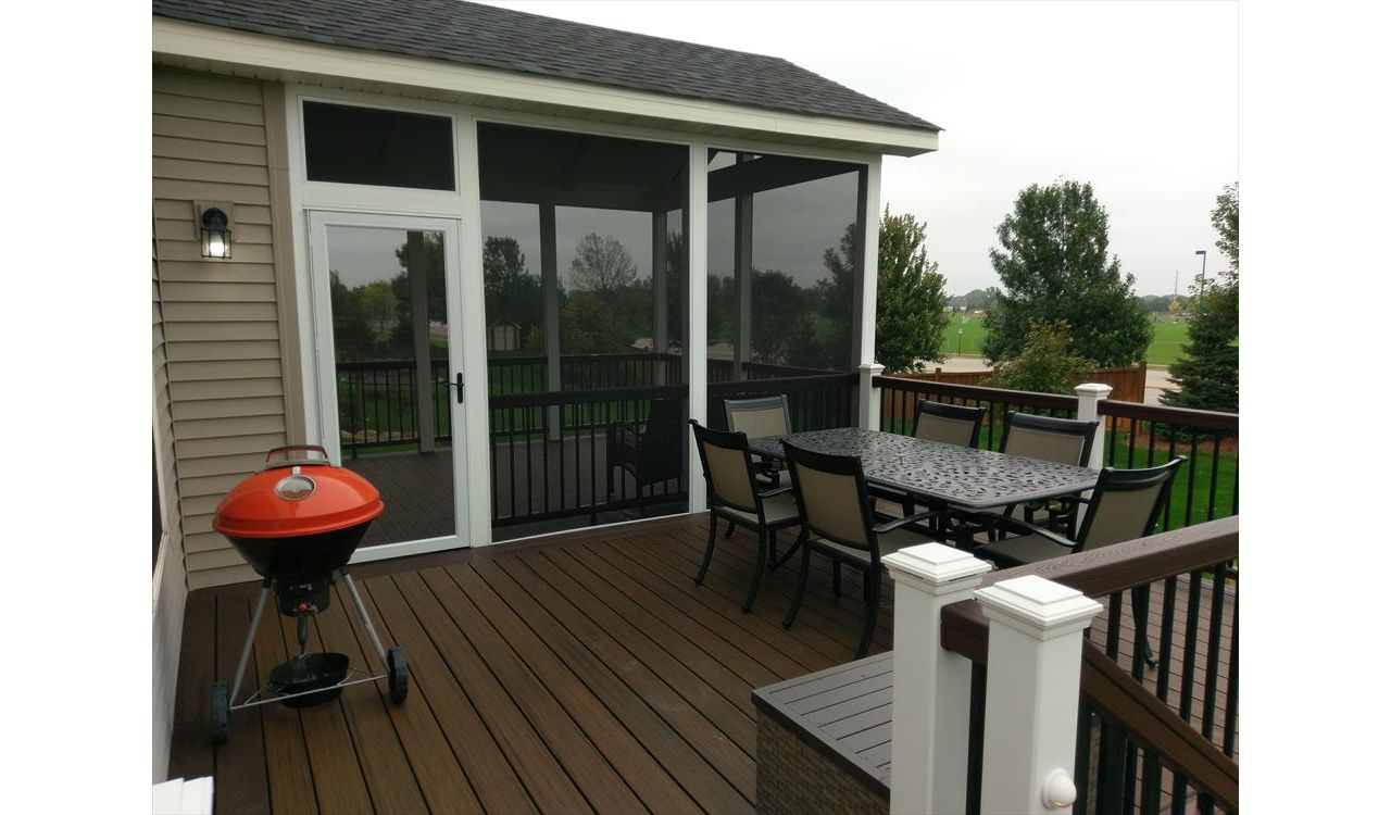 Trex Tropical Transcend Deck & Screen Porch and Transcend Railing with Drink Rail and Trex Deck Lighting in Brooklyn Park, MN