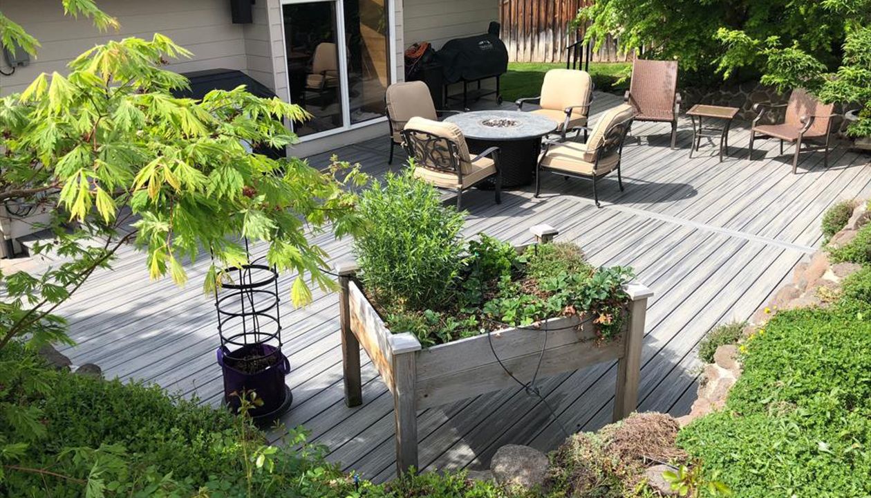 Transcends Decking: Island Mist