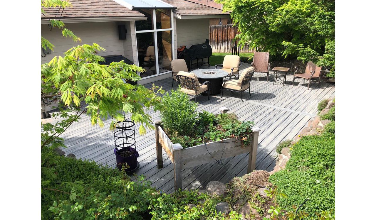 Transcends Decking: Island Mist