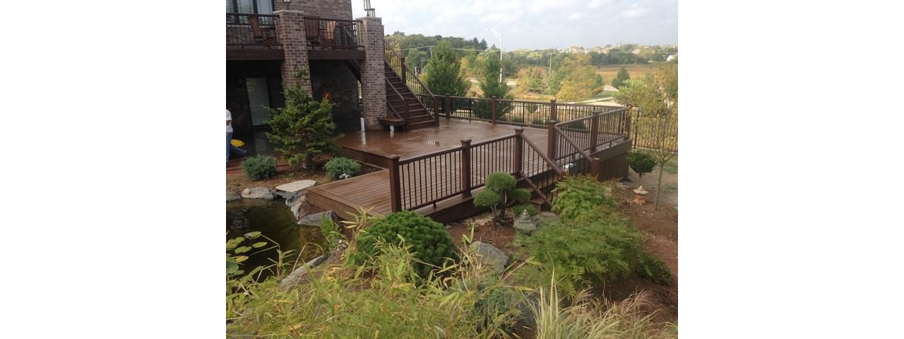 Orland Park, IL Spiced Rum Decking - Vintage Lantern Railing