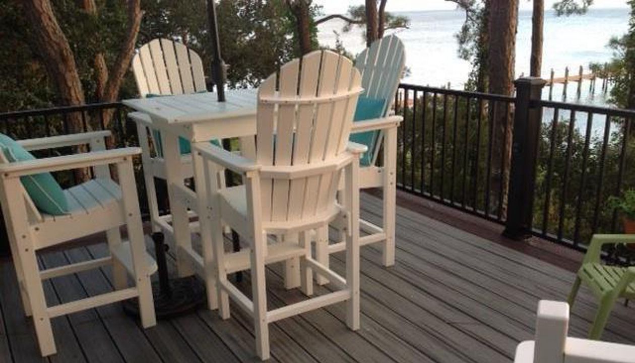 Trex Island Mist Decking and Reveal Railing