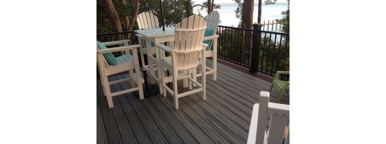 Trex Island Mist Decking and Reveal Railing