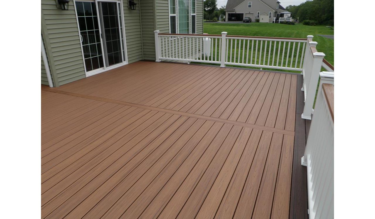 Trex Transcend Tiki Torch Decking, White Transcend Railing