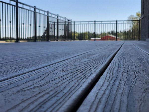 Trex Havana Gold backyard deck done by Royal innovation