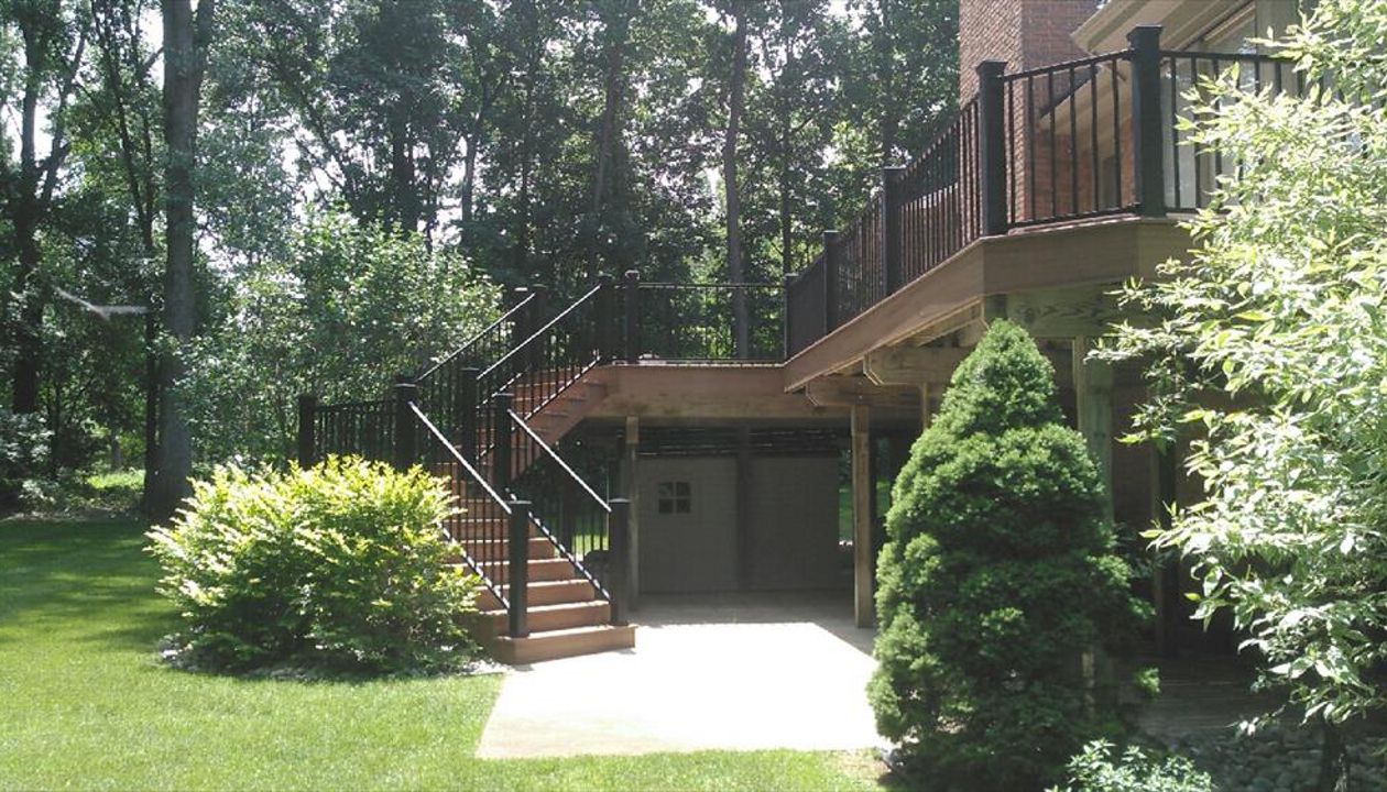 Transcends Decking With Reveal Railing