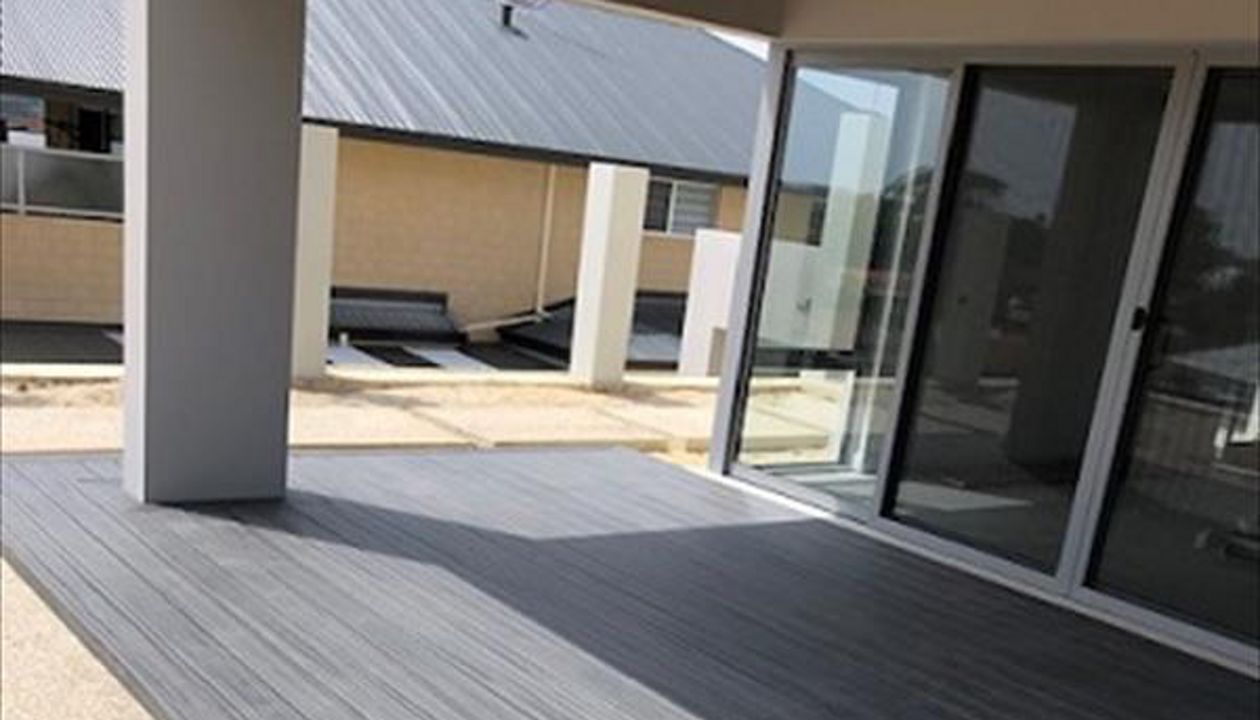 Another Island mist with ocean views in Hillary's