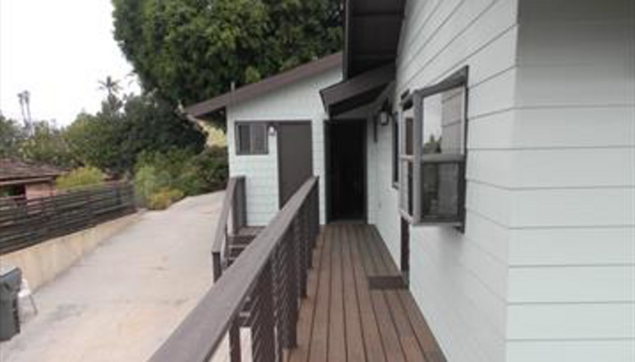 Trex Spiced Rum decking with cable rail, Vista, CA