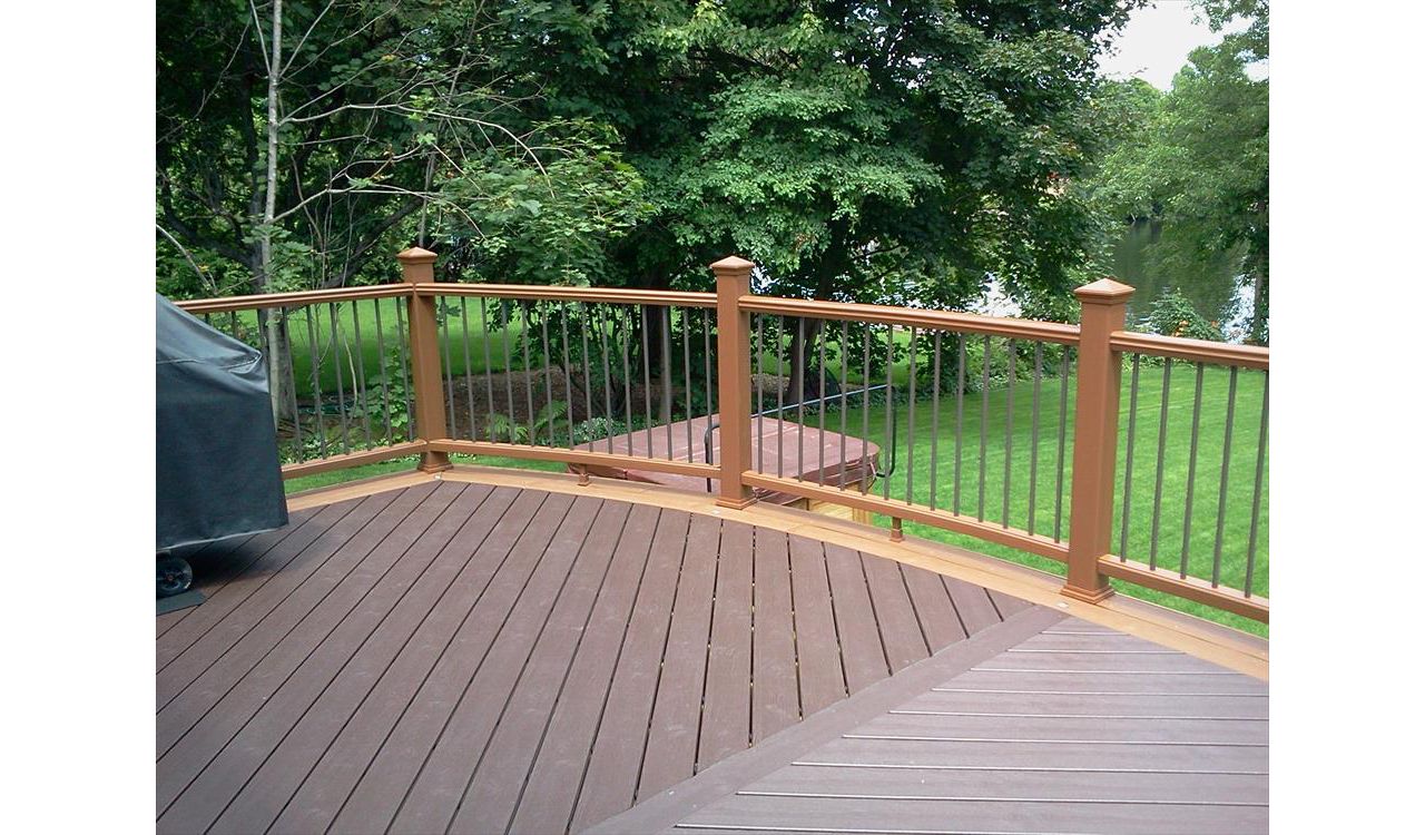 Trex Transcend Vintage Lantern Tree House Brown Composite Decking Ottawa, Manotick, Carleton Place, Ontario