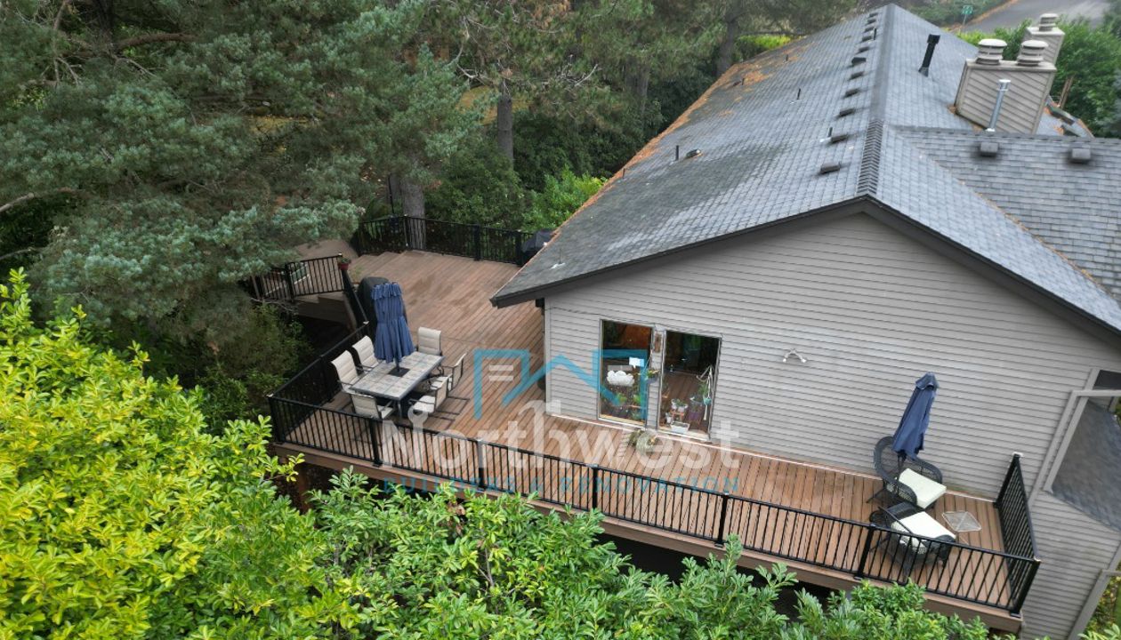 Trex Deck with Aluminum Railing