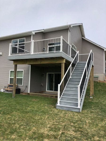 Trex Enhance Naturals Foggy Wharf Decking on Staircase