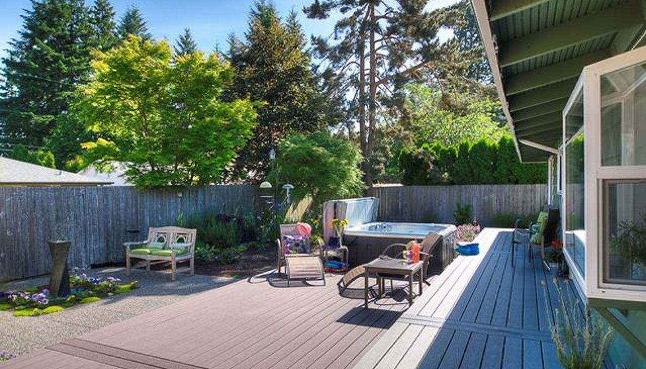 Trex deck, Shoreline, WA
