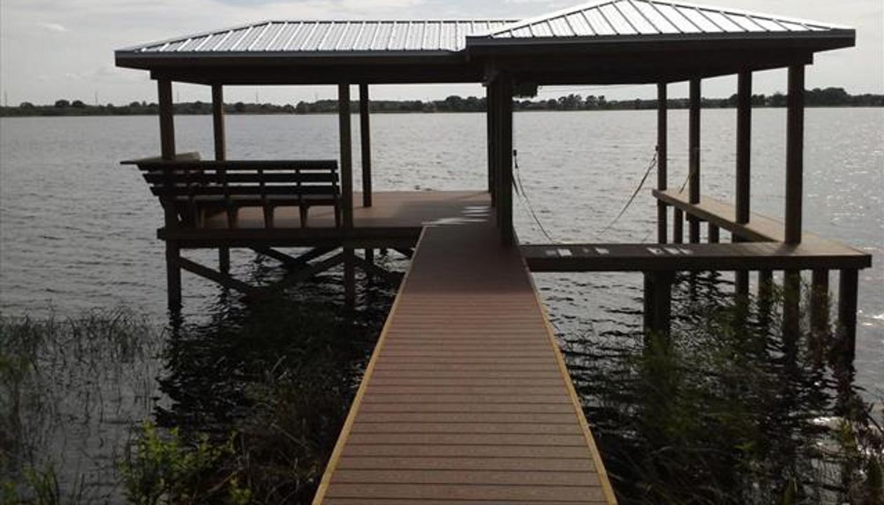 Trex Select Saddle Dock