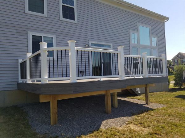 Lanes Landing, Monroe, Ohio Trex Decking w/ Radiance Rails