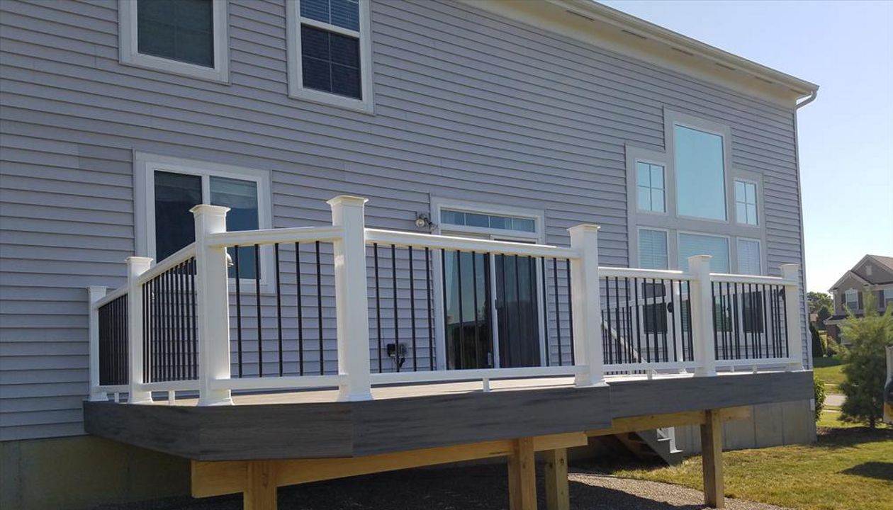 Lanes Landing, Monroe, Ohio Trex Decking w/ Radiance Rails
