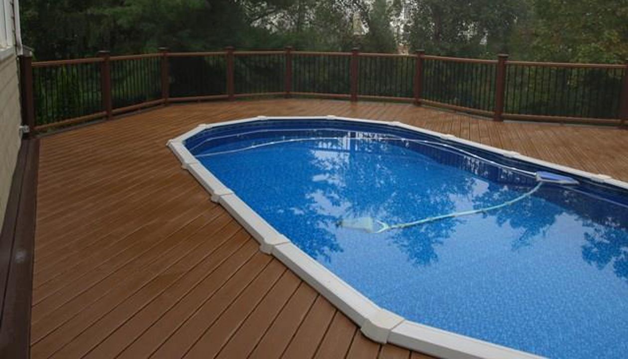 Tree house and Vintage lantern combo in Pheonixville Pa.