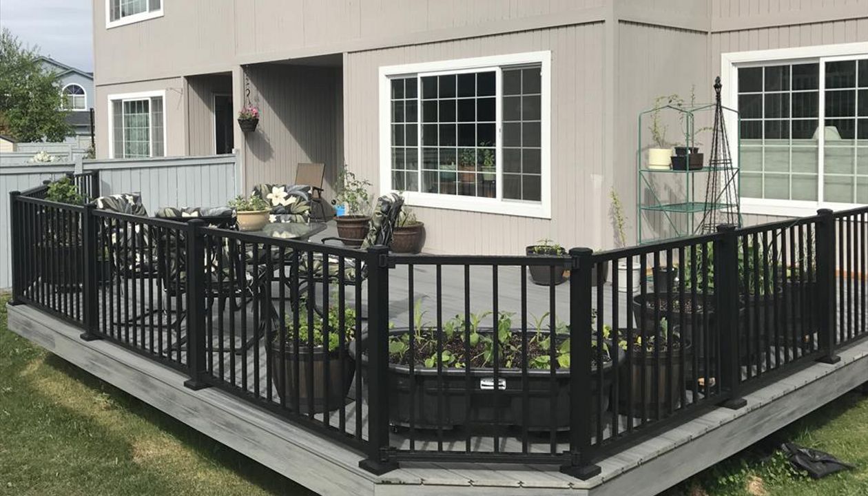 Island mist trex decking with trex signature railing