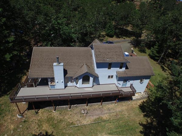 Trex Transcend Vintage Lantern and Gravel Path