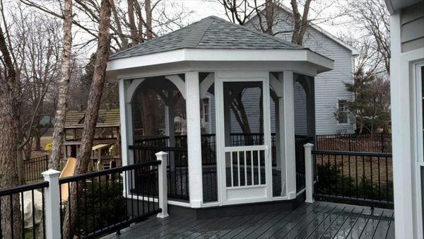 Trex Enhance Clam Shell. Transcend rails.