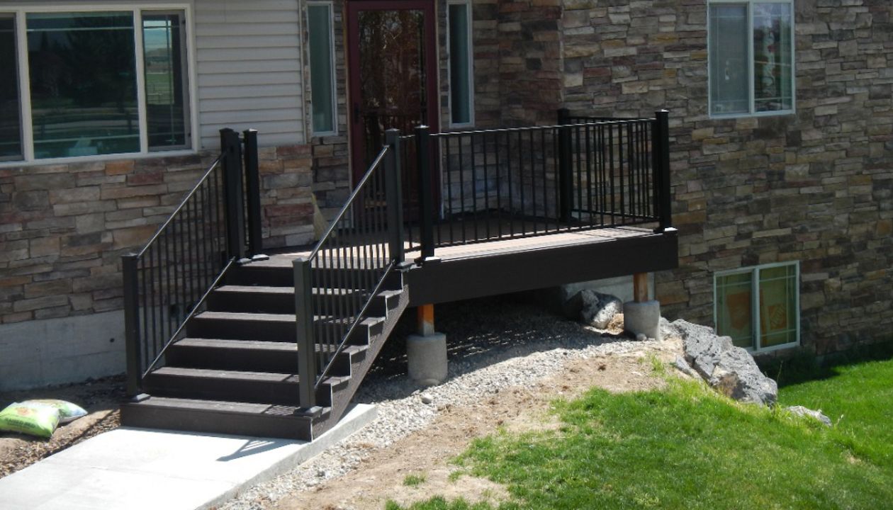 New Entry Rigby Landing, Stairs Railing