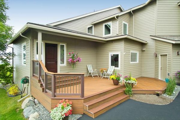 Making a statement with a front porch! Treeline Construction