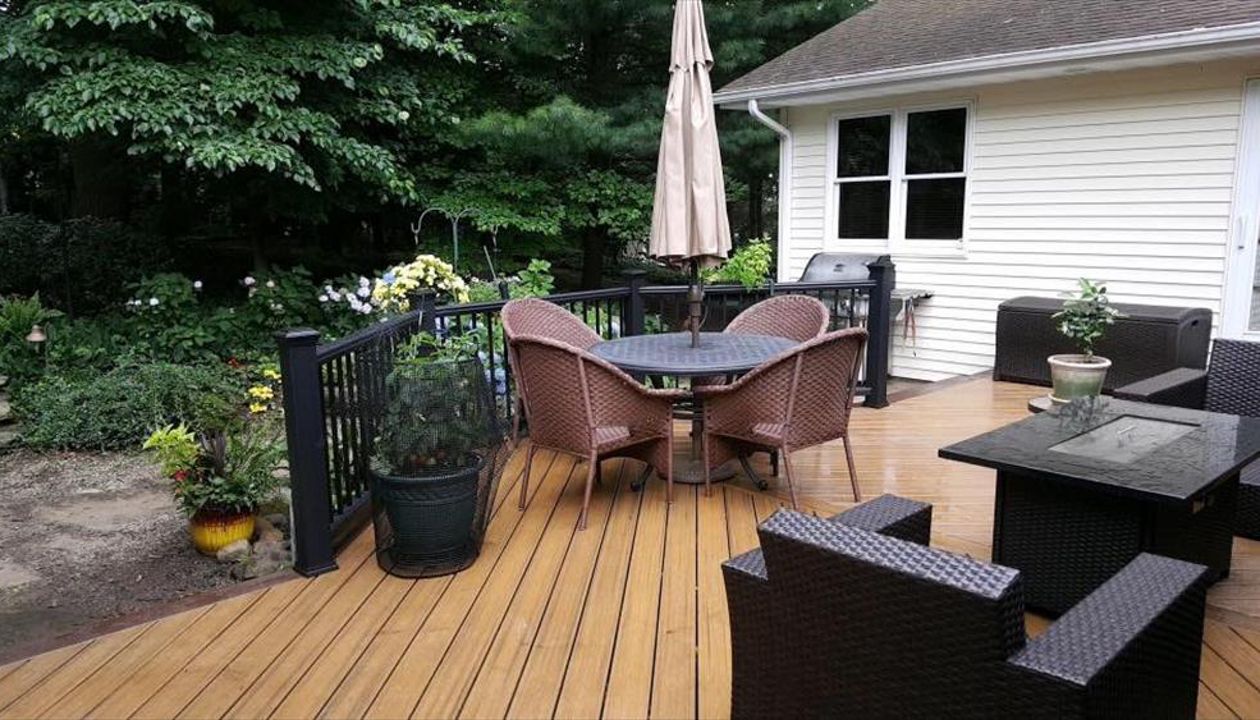 Havana Gold with Charcoal Black Railing