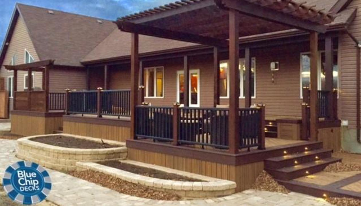 Trex Transcend custom deck and railing