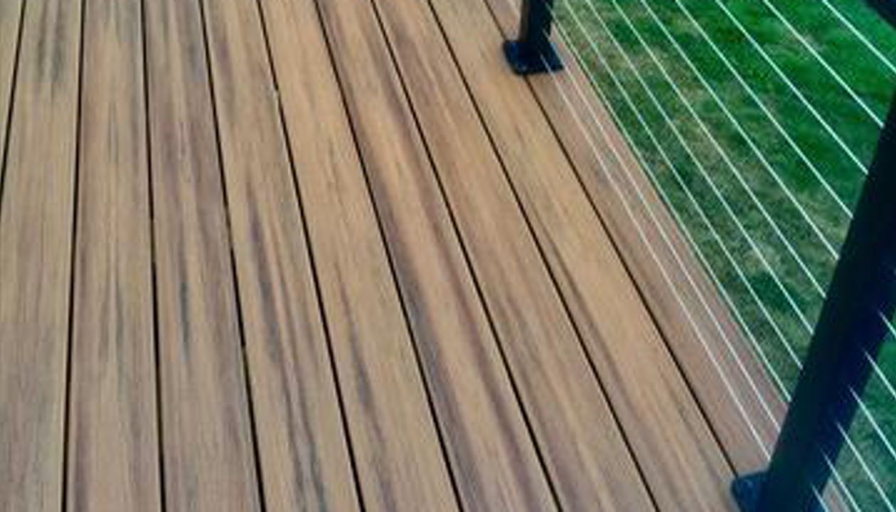 Tiki Torch deck in West Linn, Oregon