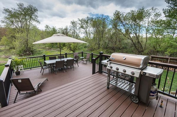 Trex LR-1 Black Aluminum Railing with Transcend deck boards in color Fire Pit