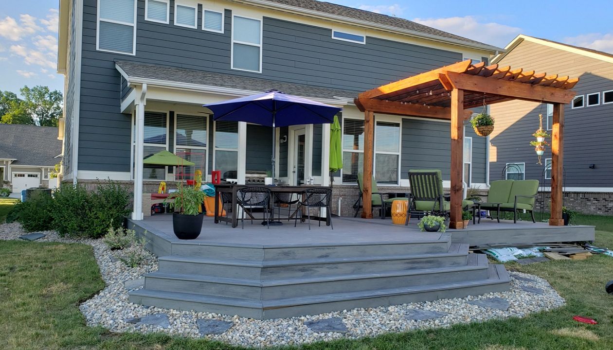 Trex Enhance Rocky Harbor w/ waterfall steps