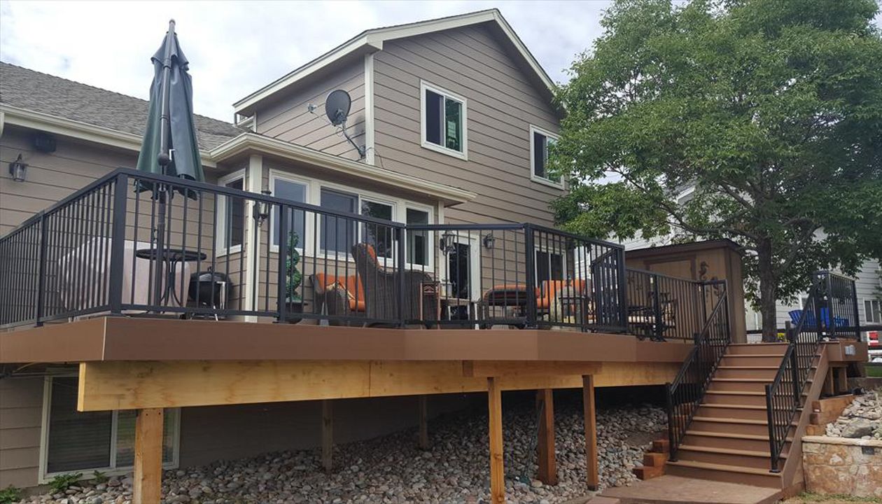 Trex Enhance Beech Dune, Saddle Fascia, & Black rails