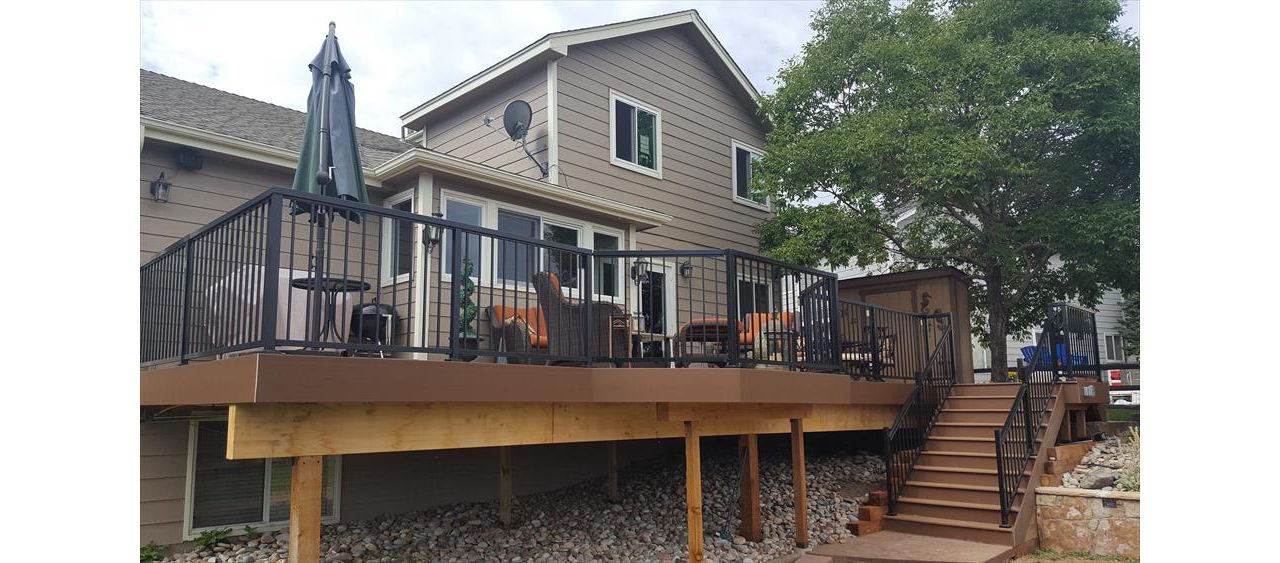 Trex Enhance Beech Dune, Saddle Fascia, & Black rails