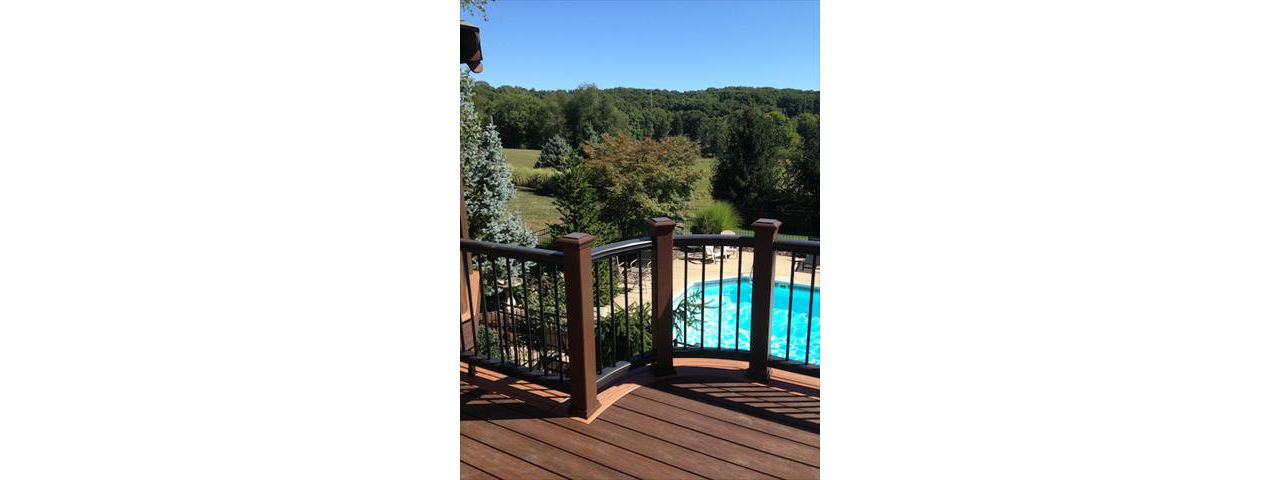 CURVE RAILING AND DECKING ALL BLACK RAILING