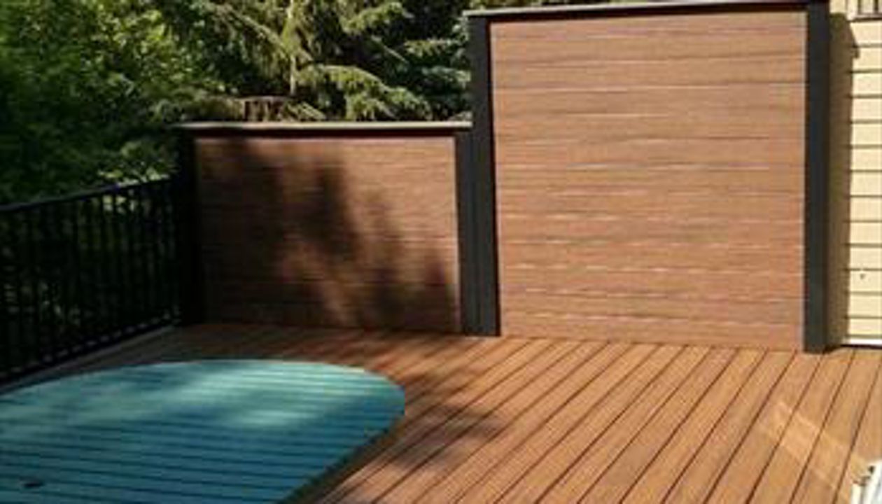Trex Transcends Spiced Rum Decking &amp; Privacy Wall - St Paul