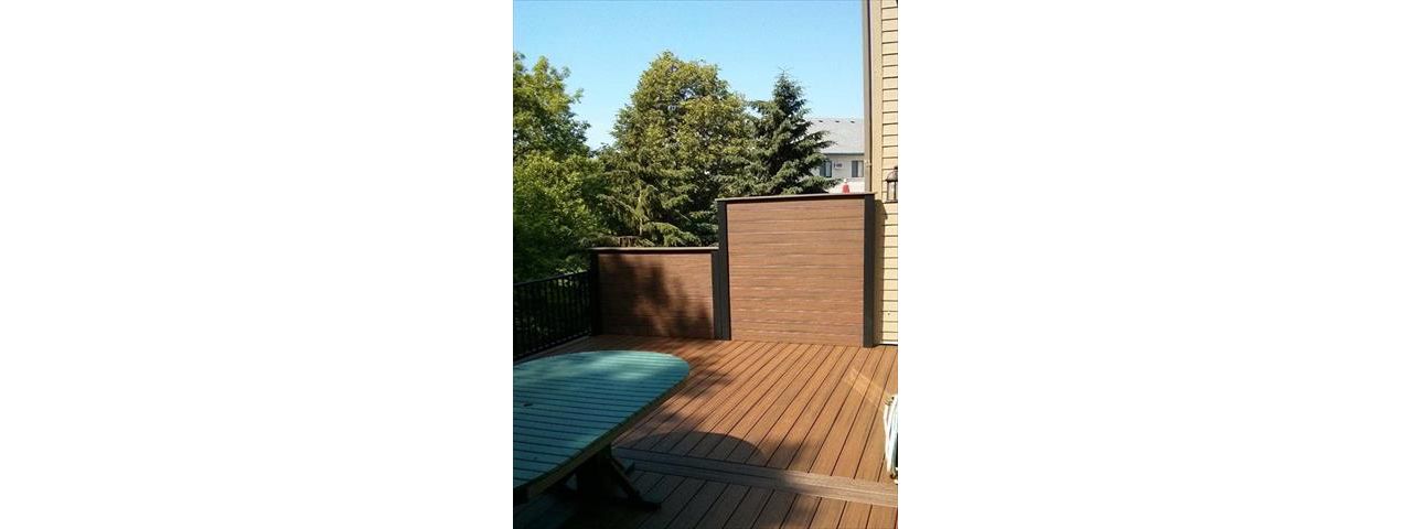 Trex Transcends Spiced Rum Decking &amp; Privacy Wall - St Paul