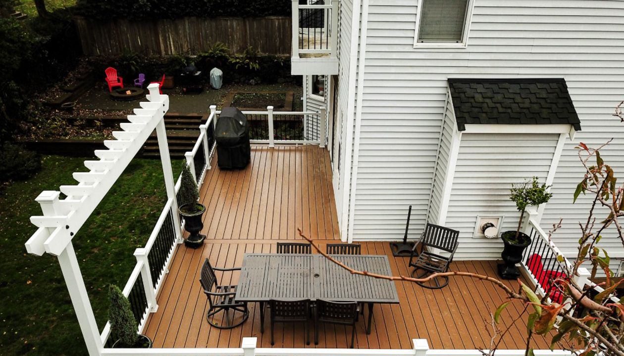 Beach Dune and Trex Select Railing With White Azex Fascia