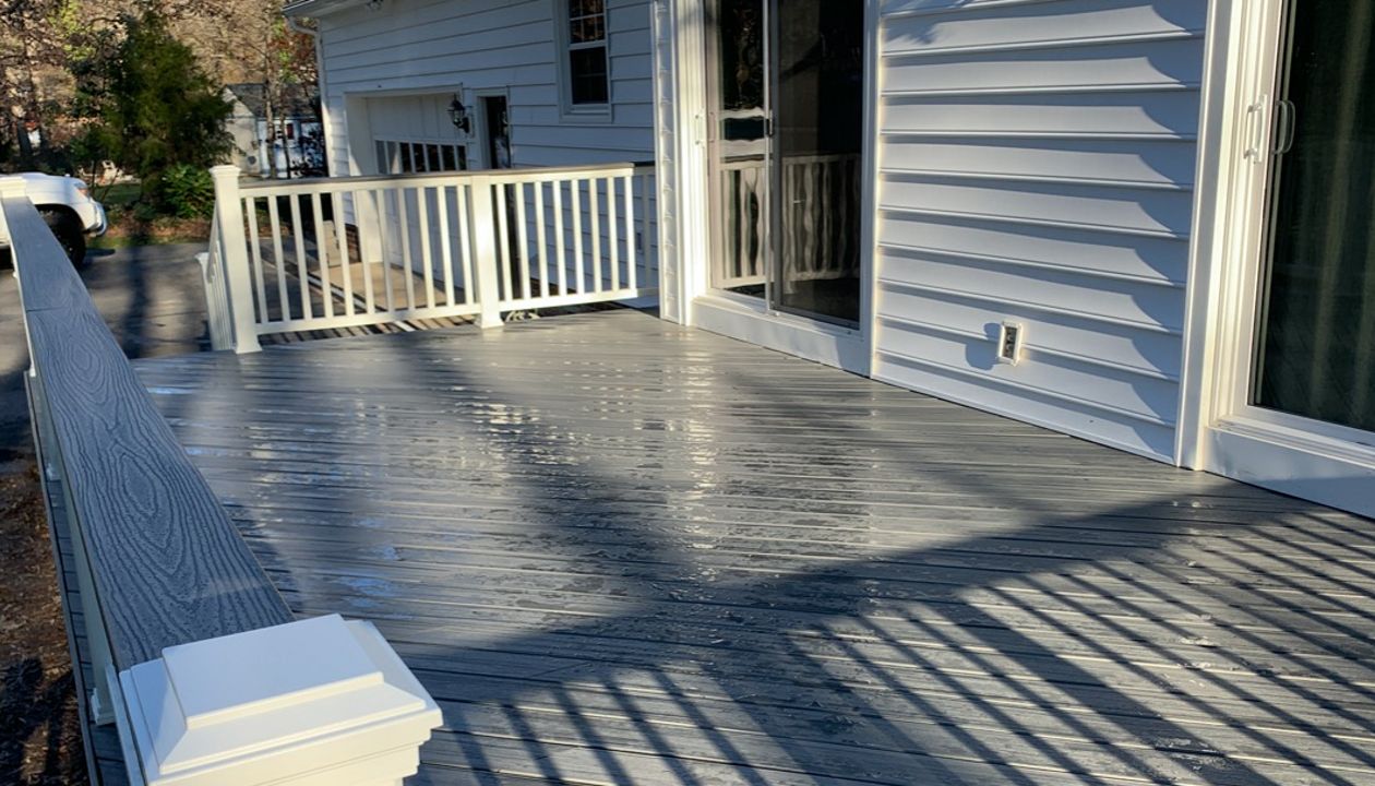 Island Mist with Cocktail Rail