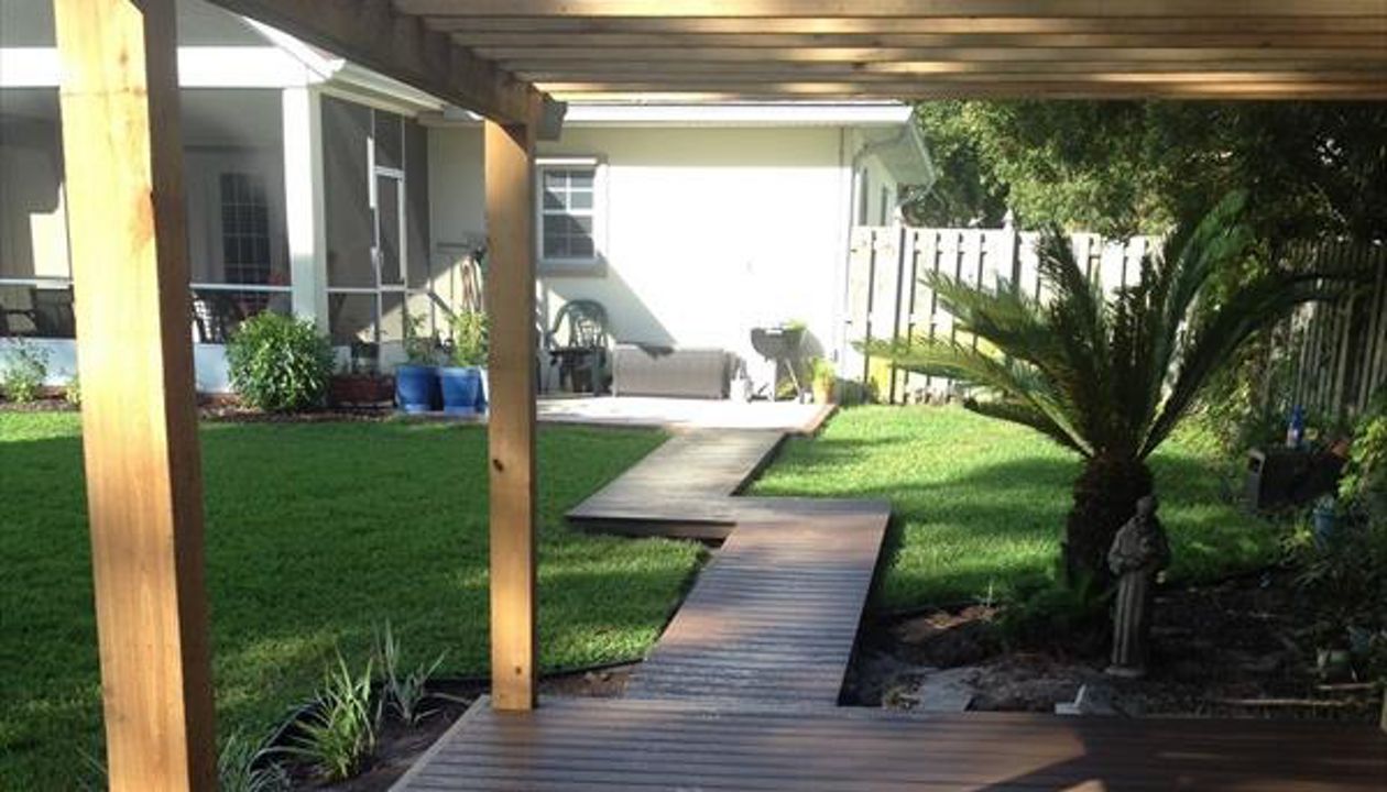 10' x 24' w/ 50% Cedar Pergola