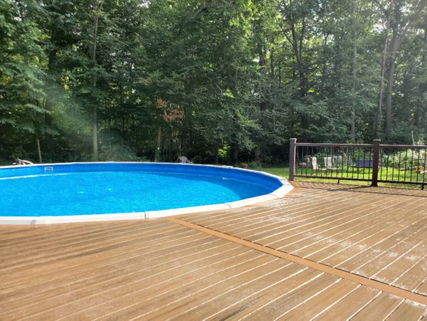 South Lyon - Toasted Sand border with Coastal bluff decking