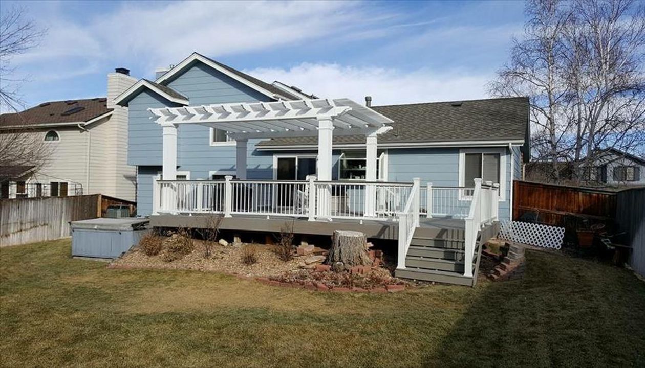 Transcend Deck, Railing and Vinyl Pergola in Highlands Ranch