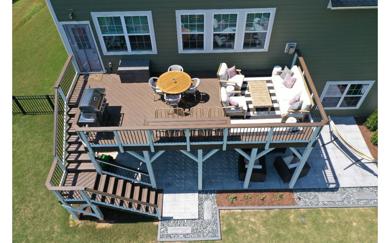 Spiced Rum Deck with built in rail bar
