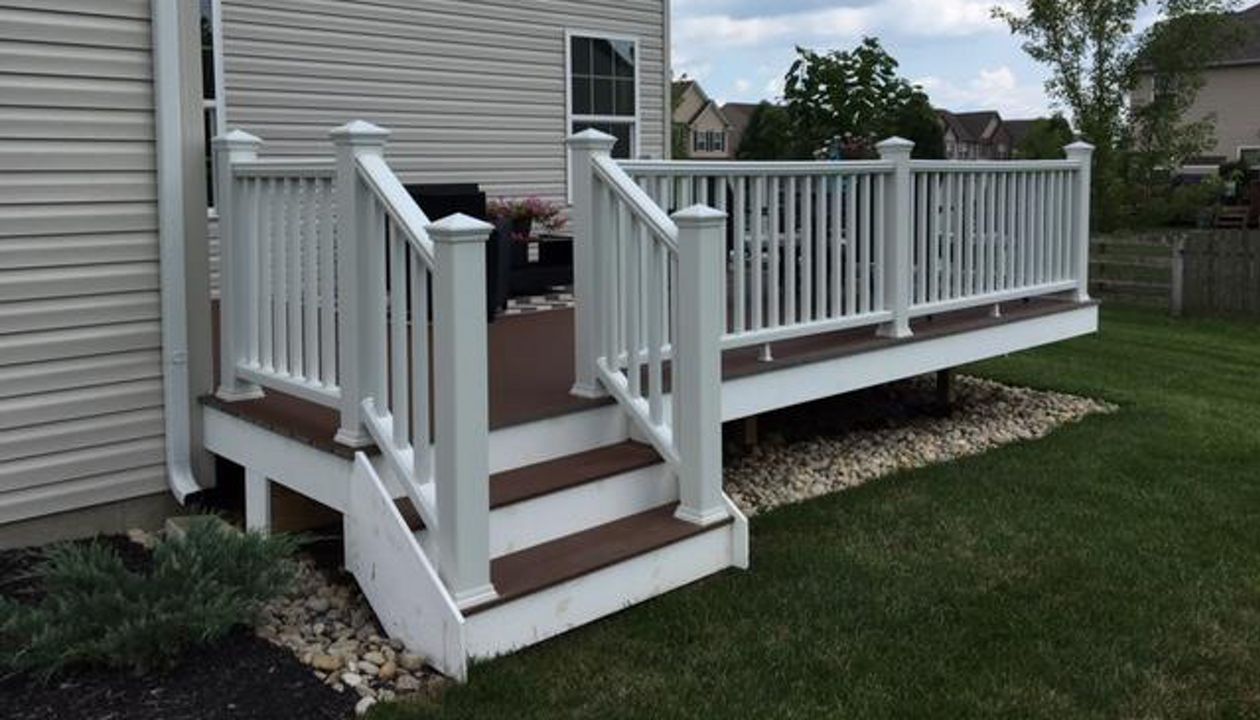 Trex Transcend Spiced Rum w/ White Transcend railing.