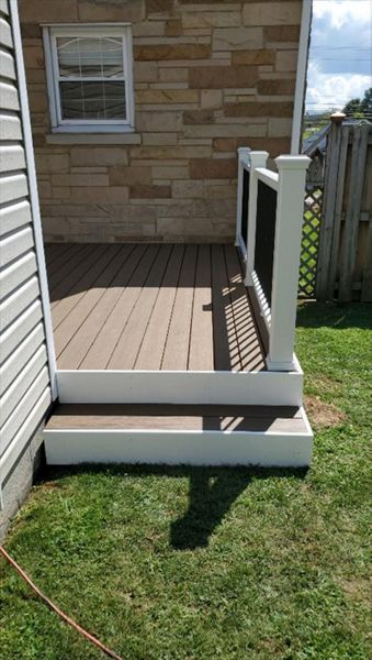 Dave's Decks and Remodeling Gallery Photo 14