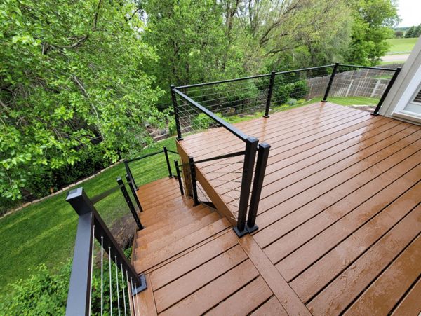 Saddle w/ Black Cable Railing