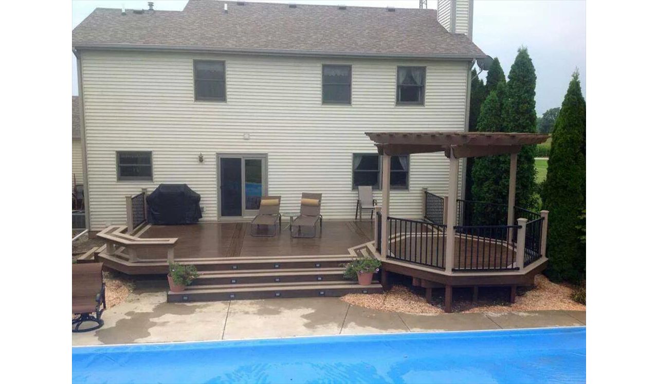 Custom octagon pergola incorporated into deck
