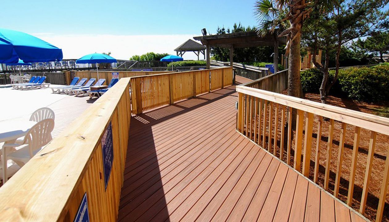 Walkway to the ocean