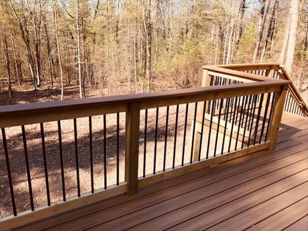 Trex Transcend Havana Gold Decking & Cocktail Railing w/Black Aluminum Balusters